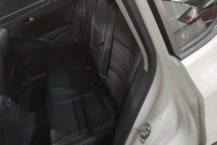 Used Volkswagen Tiguan 2016 280TSI Automatic Two-Wheel-Drive Silk Road Style Edition Left Rear Seat