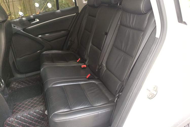 Used Volkswagen Tiguan 2016 280TSI Automatic Two-Wheel Drive Silk Road Comfort Edition Left Rear Seat