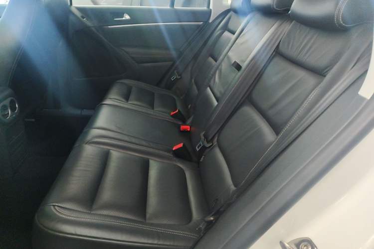 Used Volkswagen Tiguan 2016 300TSI Automatic Two-Wheel Drive Luxury Edition Left Rear Seat