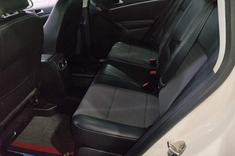 Used Volkswagen Tiguan 2016 300TSI Automatic All-Wheel Drive Fashion Vision Edition Left Rear Seat