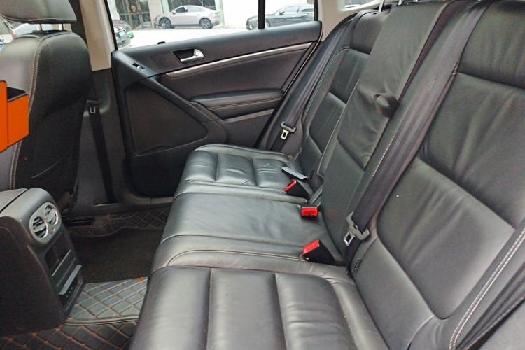 Used Volkswagen Tiguan 2016 280TSI Automatic Two-Wheel Drive Silk Road Comfort Edition Left Rear Seat