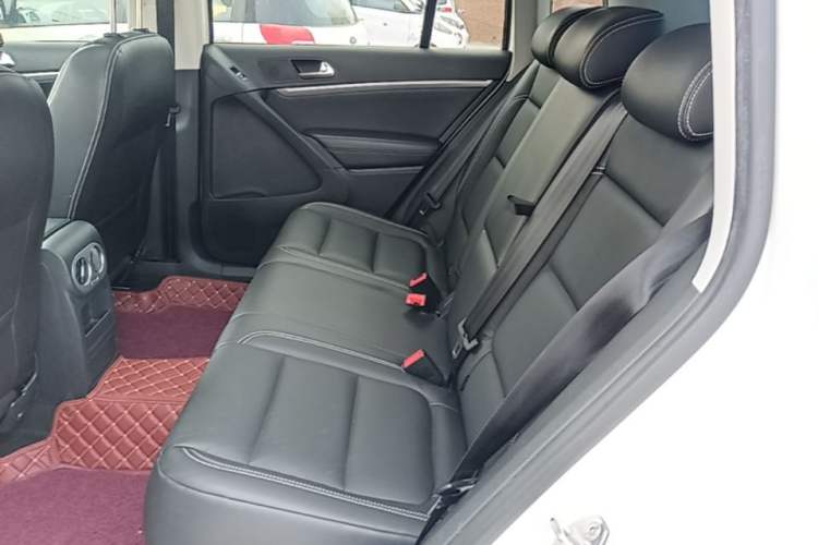 Used Volkswagen Tiguan 2016 280TSI Automatic Two-Wheel Drive Silk Road Comfort Edition Left Rear Seat