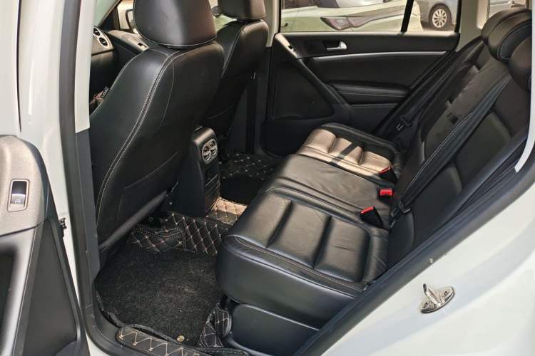 Used Volkswagen Tiguan 2016 300TSI Automatic All-Wheel Drive Luxury Edition Left Rear Seat