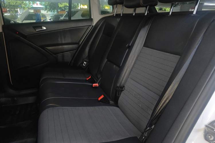 Used Volkswagen Tiguan 2016 280TSI Automatic Two-Wheel-Drive Silk Road Style Edition Left Rear Seat