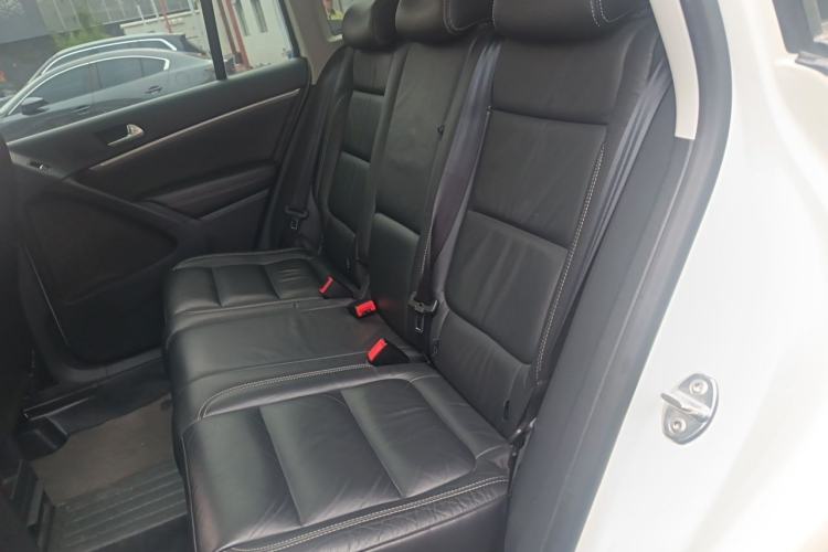 Used Volkswagen Tiguan 2016 280TSI Automatic Two-Wheel Drive Silk Road Comfort Edition Left Rear Seat