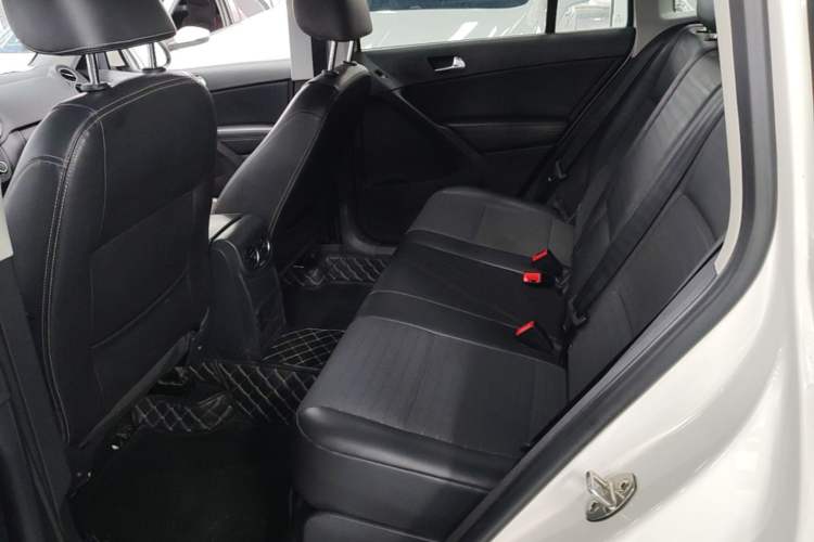 Used Volkswagen Tiguan 2016 280TSI Automatic Two-Wheel-Drive Silk Road Style Edition Left Rear Seat