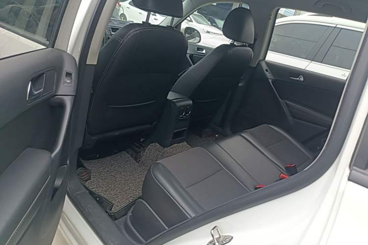 Used Volkswagen Tiguan 2016 280TSI Automatic Two-Wheel-Drive Silk Road Style Edition Left Rear Seat