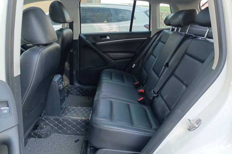 Used Volkswagen Tiguan 2016 280TSI Automatic Two-Wheel Drive Silk Road Comfort Edition Left Rear Seat