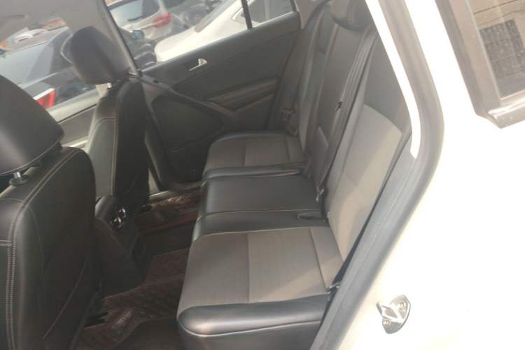 Used Volkswagen Tiguan 2016 280TSI Automatic Two-Wheel-Drive Silk Road Style Edition Left Rear Seat