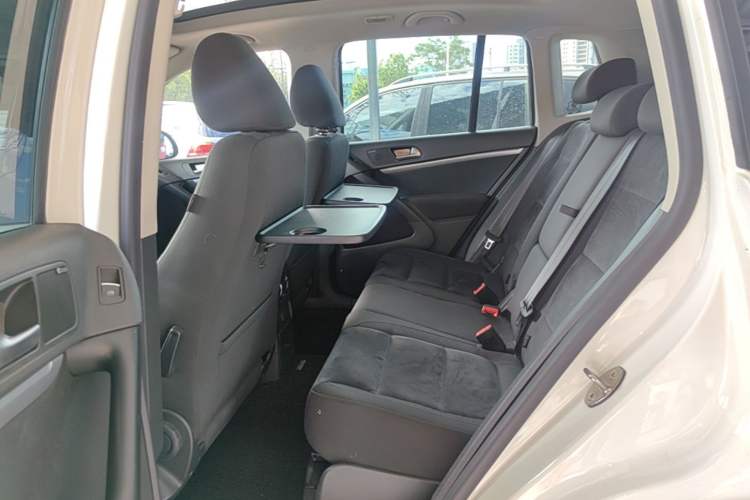 Used Volkswagen Tiguan 2016 2.0 TSI Four-Wheel Drive Standard Version Left Rear Seat