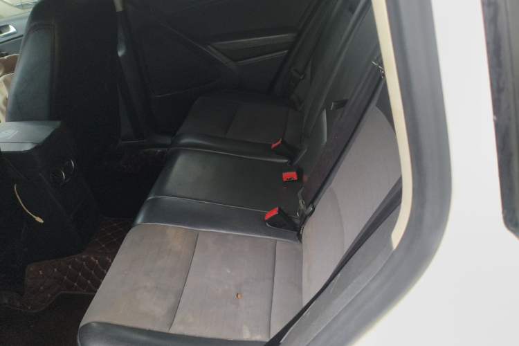 Used Volkswagen Tiguan 2016 280TSI Automatic Two-Wheel-Drive Silk Road Style Edition Left Rear Seat