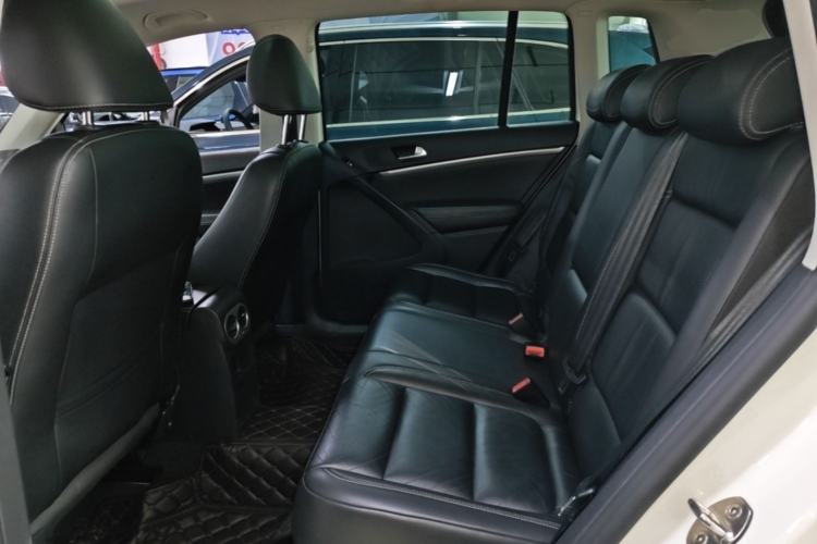 Used Volkswagen Tiguan 2016 280TSI Automatic Two-Wheel Drive Silk Road Comfort Edition Left Rear Seat