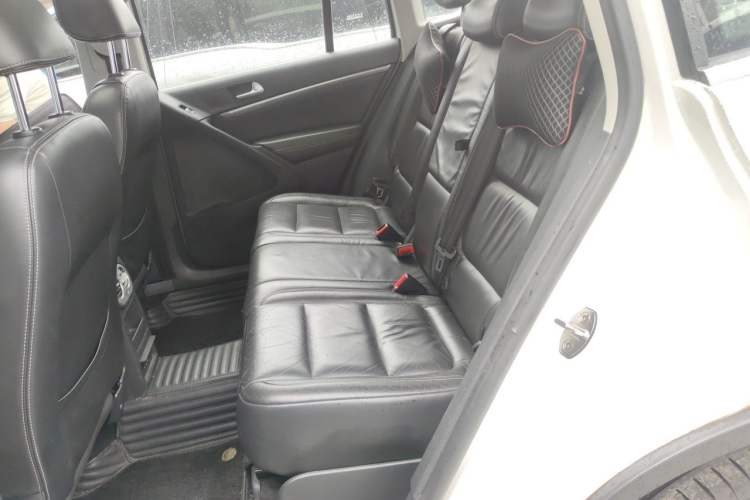 Used Volkswagen Tiguan 2016 280TSI Automatic Two-Wheel Drive Silk Road Comfort Edition Left Rear Seat