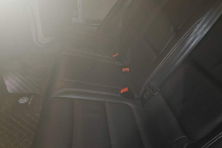Used Volkswagen Tiguan 2016 300TSI Automatic Two-Wheel Drive Luxury Edition Left Rear Seat