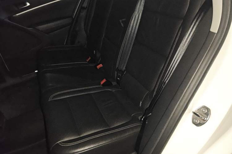 Used Volkswagen Tiguan 2016 330TSI Automatic All-Wheel Drive Luxury Edition Left Rear Seat