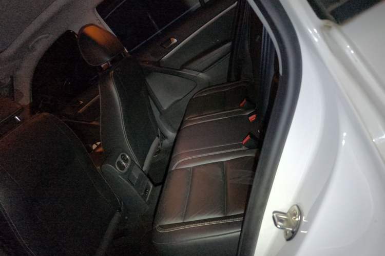 Used Volkswagen Tiguan 2016 280TSI Automatic Two-Wheel Drive Silk Road Comfort Edition Left Rear Seat