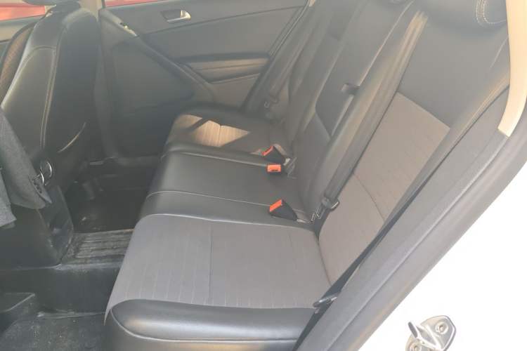 Used Volkswagen Tiguan 2016 280TSI Automatic Two-Wheel-Drive Silk Road Style Edition Left Rear Seat