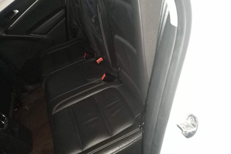 Used Volkswagen Tiguan 2016 300TSI Automatic Two-Wheel Drive Comfort Edition Left Rear Seat