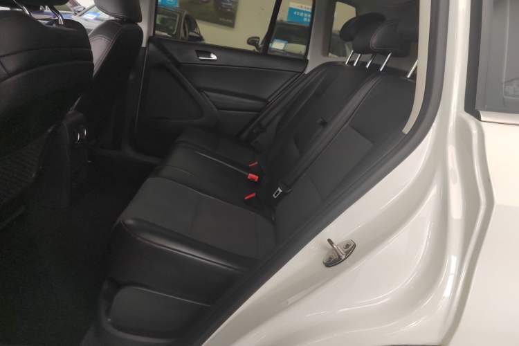 Used Volkswagen Tiguan 2016 280TSI Automatic Two-Wheel-Drive Silk Road Style Edition Left Rear Seat