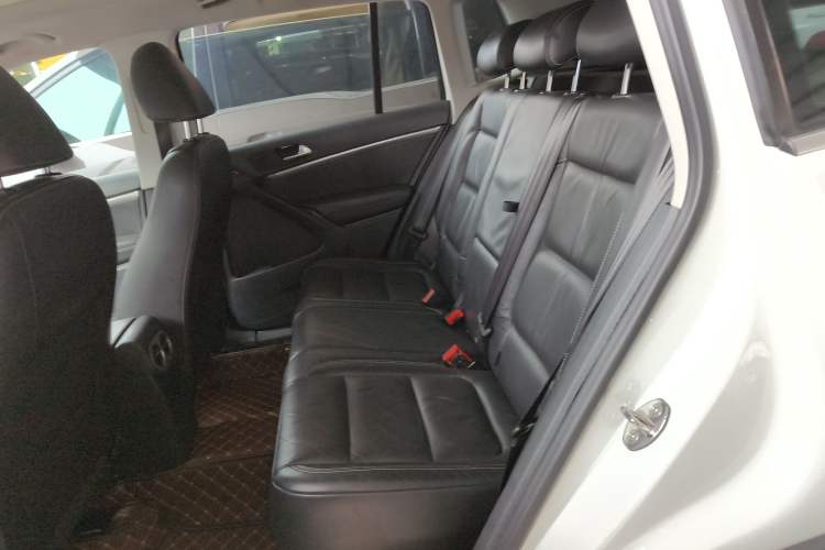 Used Volkswagen Tiguan 2016 300TSI Automatic All-Wheel Drive Luxury Edition Left Rear Seat
