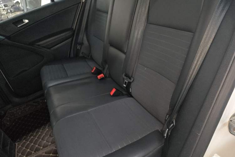 Used Volkswagen Tiguan 2016 280TSI Automatic Two-Wheel-Drive Silk Road Style Edition Left Rear Seat