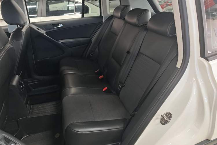 Used Volkswagen Tiguan 2016 280TSI Automatic Two-Wheel-Drive Silk Road Style Edition Left Rear Seat