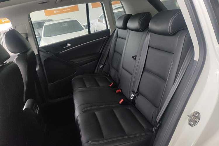 Used Volkswagen Tiguan 2016 300TSI Automatic Two-Wheel Drive Luxury Edition Left Rear Seat