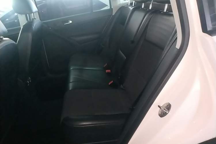 Used Volkswagen Tiguan 2016 280TSI Automatic Two-Wheel-Drive Silk Road Style Edition Left Rear Seat
