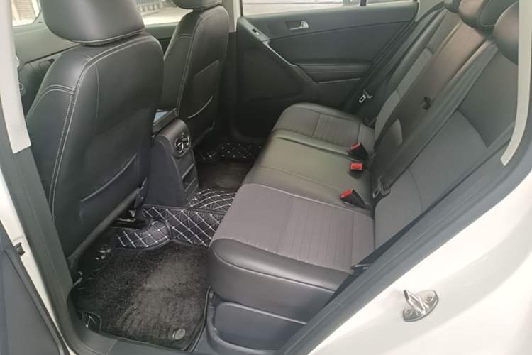 Used Volkswagen Tiguan 2016 280TSI Automatic Two-Wheel-Drive Silk Road Style Edition Left Rear Seat