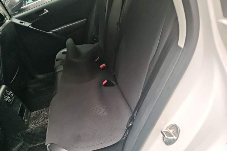 Used Volkswagen Tiguan 2016 280TSI Automatic Two-Wheel-Drive Silk Road Style Edition Left Rear Seat