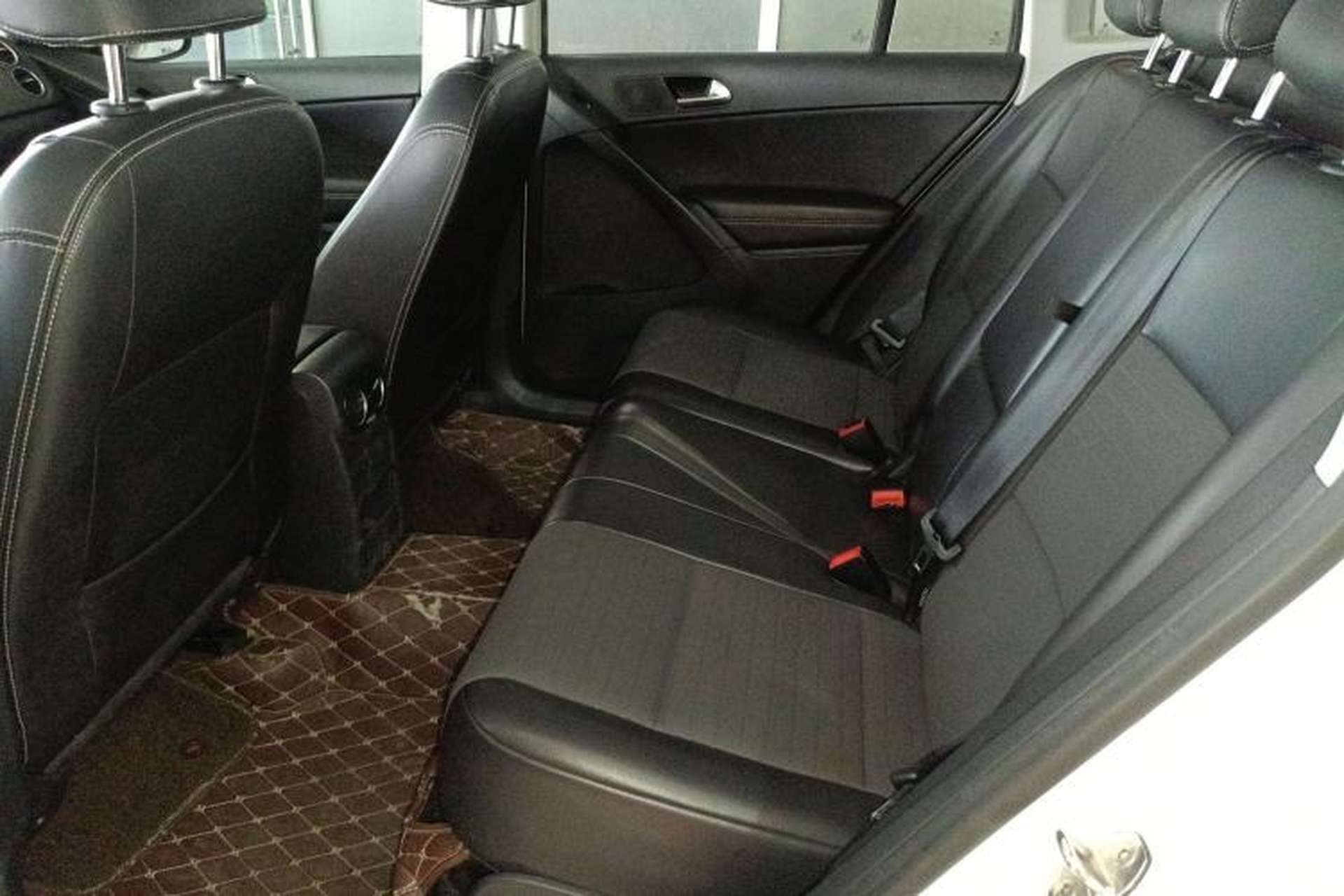 Used Volkswagen Tiguan 2016 280TSI Automatic Two-Wheel-Drive Silk Road Style Edition Left Rear Seat