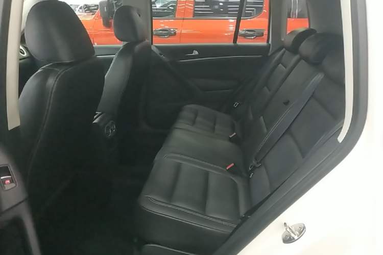 Used Volkswagen Tiguan 2016 300TSI Automatic Two-Wheel Drive Comfort Edition Left Rear Seat