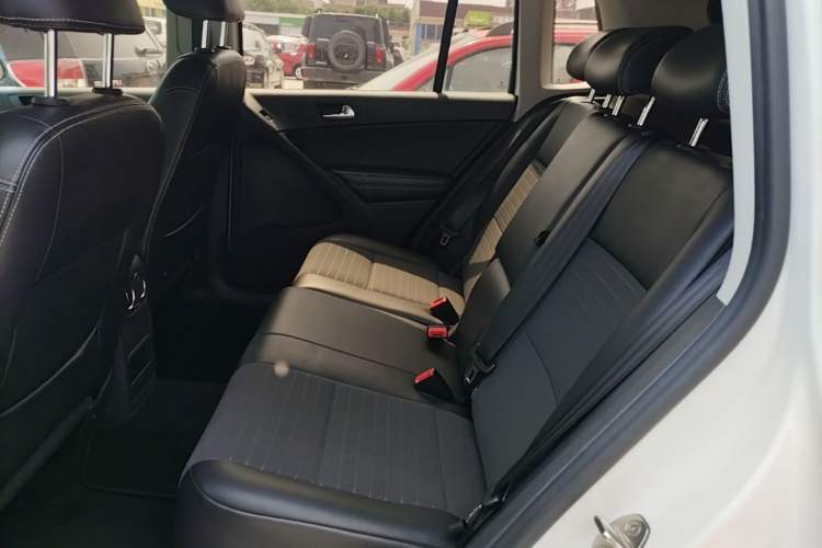 Used Volkswagen Tiguan 2016 280TSI Automatic Two-Wheel-Drive Silk Road Style Edition Left Rear Seat
