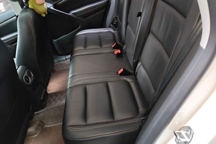 Used Volkswagen Tiguan 2016 280TSI Automatic Two-Wheel Drive Silk Road Comfort Edition Left Rear Seat