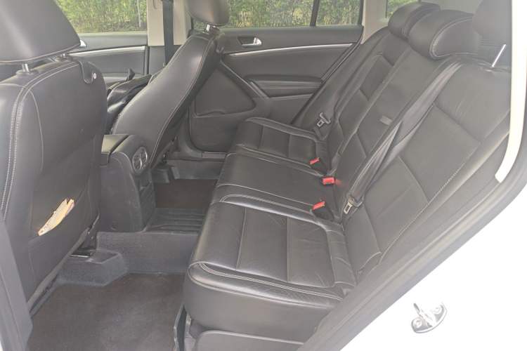 Used Volkswagen Tiguan 2016 300TSI Automatic Two-Wheel Drive Luxury Edition Left Rear Seat