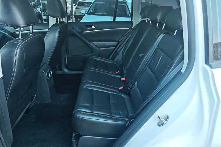 Used Volkswagen Tiguan 2016 300TSI Automatic Two-Wheel Drive Comfort Edition Left Rear Seat