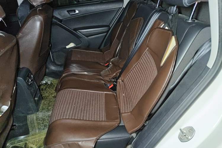 Used Volkswagen Tiguan 2016 280TSI Automatic Two-Wheel-Drive Silk Road Style Edition Left Rear Seat