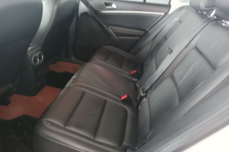 Used Volkswagen Tiguan 2016 280TSI Automatic Two-Wheel Drive Silk Road Comfort Edition Left Rear Seat