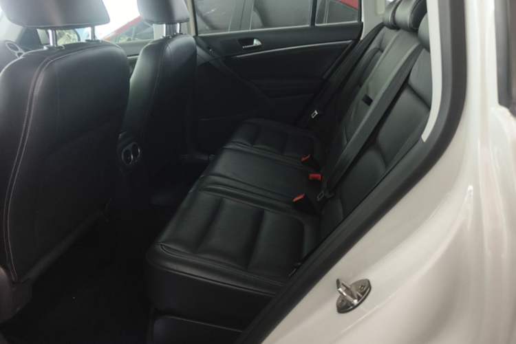 Used Volkswagen Tiguan 2016 300TSI Automatic Two-Wheel Drive Luxury Edition Left Rear Seat