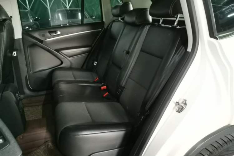 Used Volkswagen Tiguan 2016 300TSI Automatic All-Wheel Drive Fashion Vision Edition Left Rear Seat