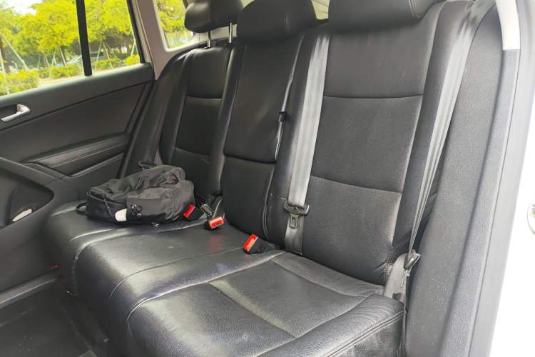 Used Volkswagen Tiguan 2016 280TSI Automatic Two-Wheel-Drive Silk Road Style Edition Left Rear Seat
