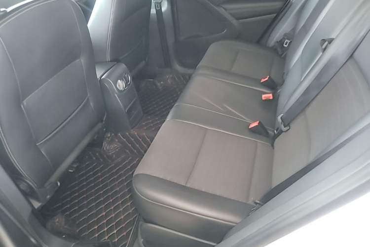 Used Volkswagen Tiguan 2016 280TSI Automatic Two-Wheel-Drive Silk Road Style Edition Left Rear Seat