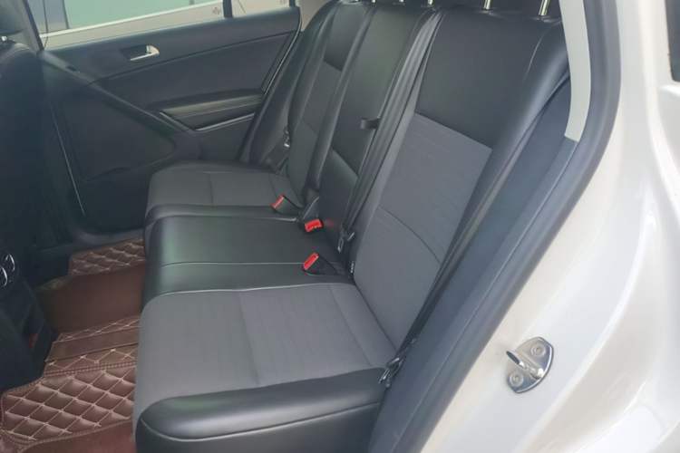 Used Volkswagen Tiguan 2016 280TSI Automatic Two-Wheel-Drive Silk Road Style Edition Left Rear Seat