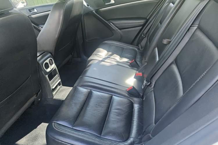Used Volkswagen Tiguan 2016 280TSI Automatic Two-Wheel Drive Silk Road Comfort Edition Left Rear Seat