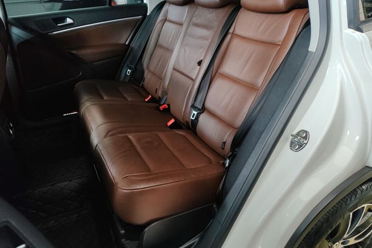 Used Volkswagen Tiguan 2016 300TSI Automatic Two-Wheel Drive Luxury Edition Left Rear Seat