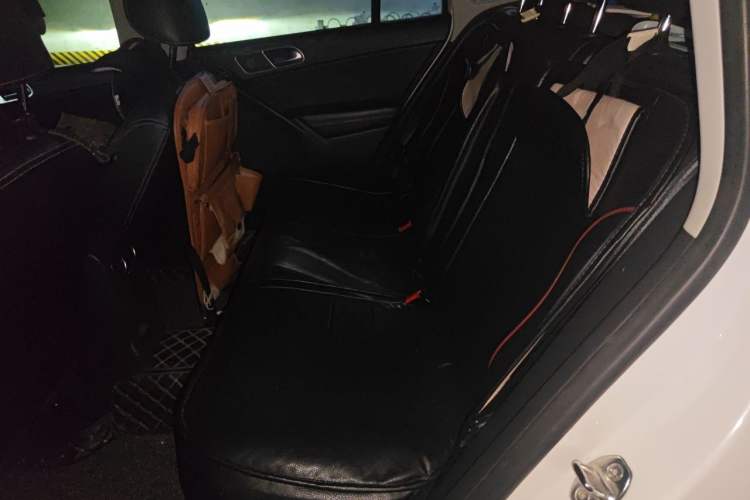 Used Volkswagen Tiguan 2016 280TSI Automatic Two-Wheel-Drive Silk Road Style Edition Left Rear Seat