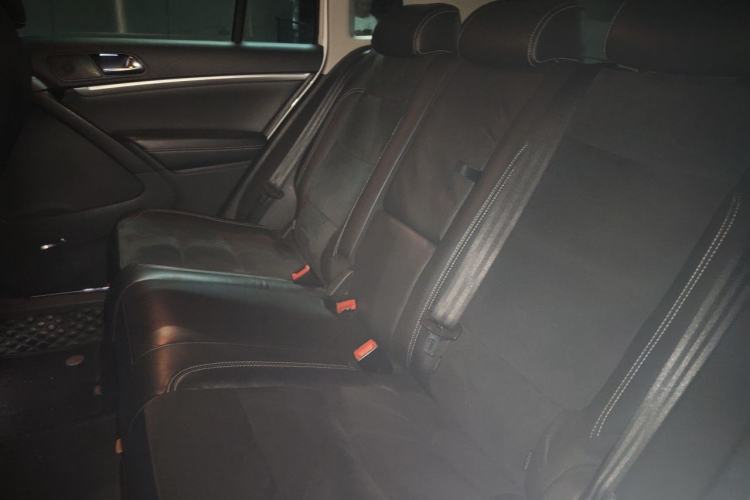 Used Volkswagen Tiguan 2016 330TSI Automatic All-Wheel-Drive Flagship Edition Left Rear Seat