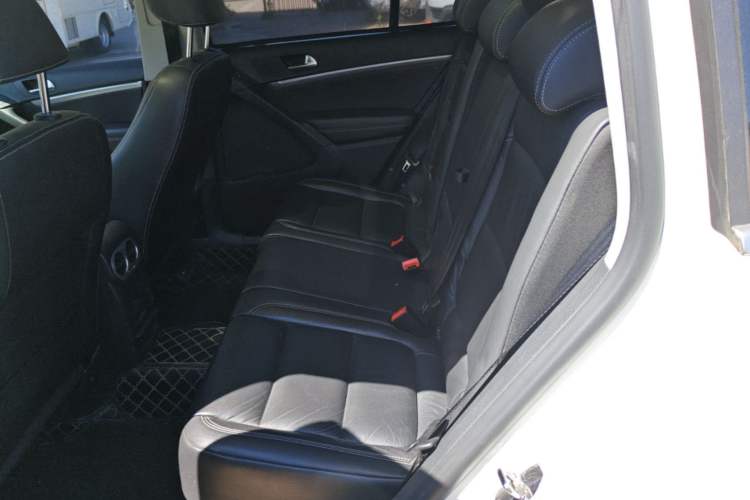 Used Volkswagen Tiguan 2016 280TSI Automatic Two-Wheel Drive Silk Road Comfort Edition Left Rear Seat