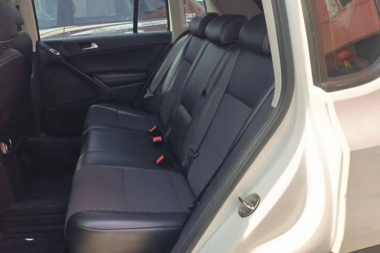 Used Volkswagen Tiguan 2016 280TSI Automatic Two-Wheel-Drive Silk Road Style Edition Left Rear Seat