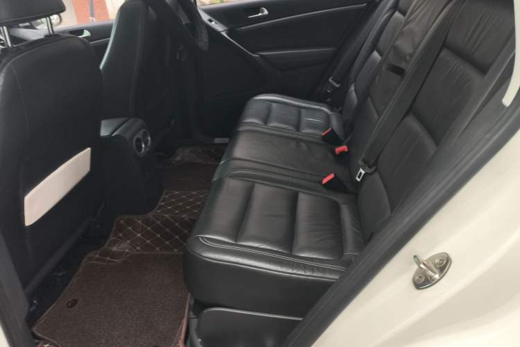 Used Volkswagen Tiguan 2016 280TSI Automatic Two-Wheel Drive Silk Road Comfort Edition Left Rear Seat